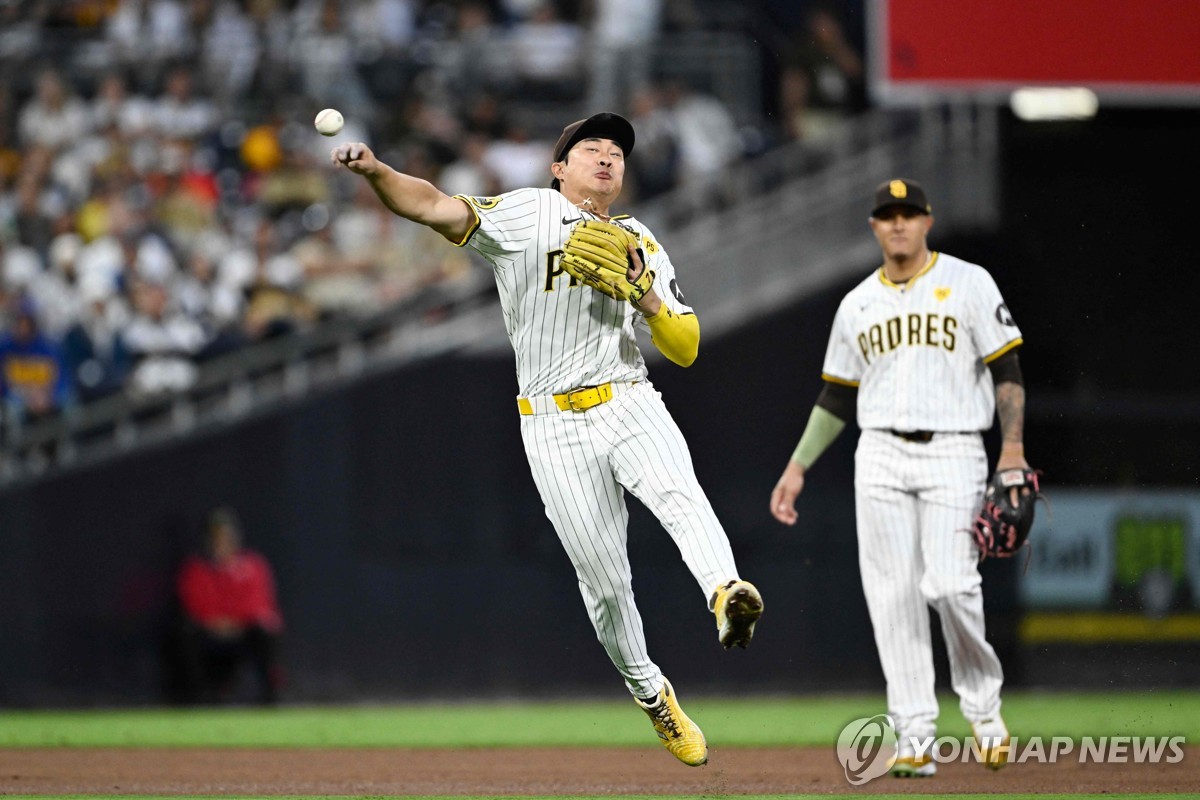 新鹏城助教介绍：一人在多国执教过，一人为曼城青年队出身