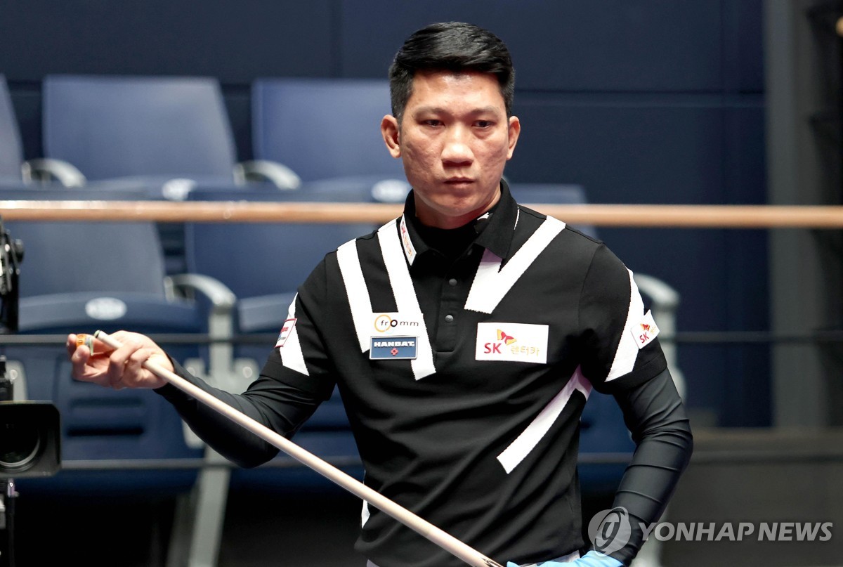 打破僵局！维尼修斯单骑闯关内切破门 皇马1-0奥萨苏纳